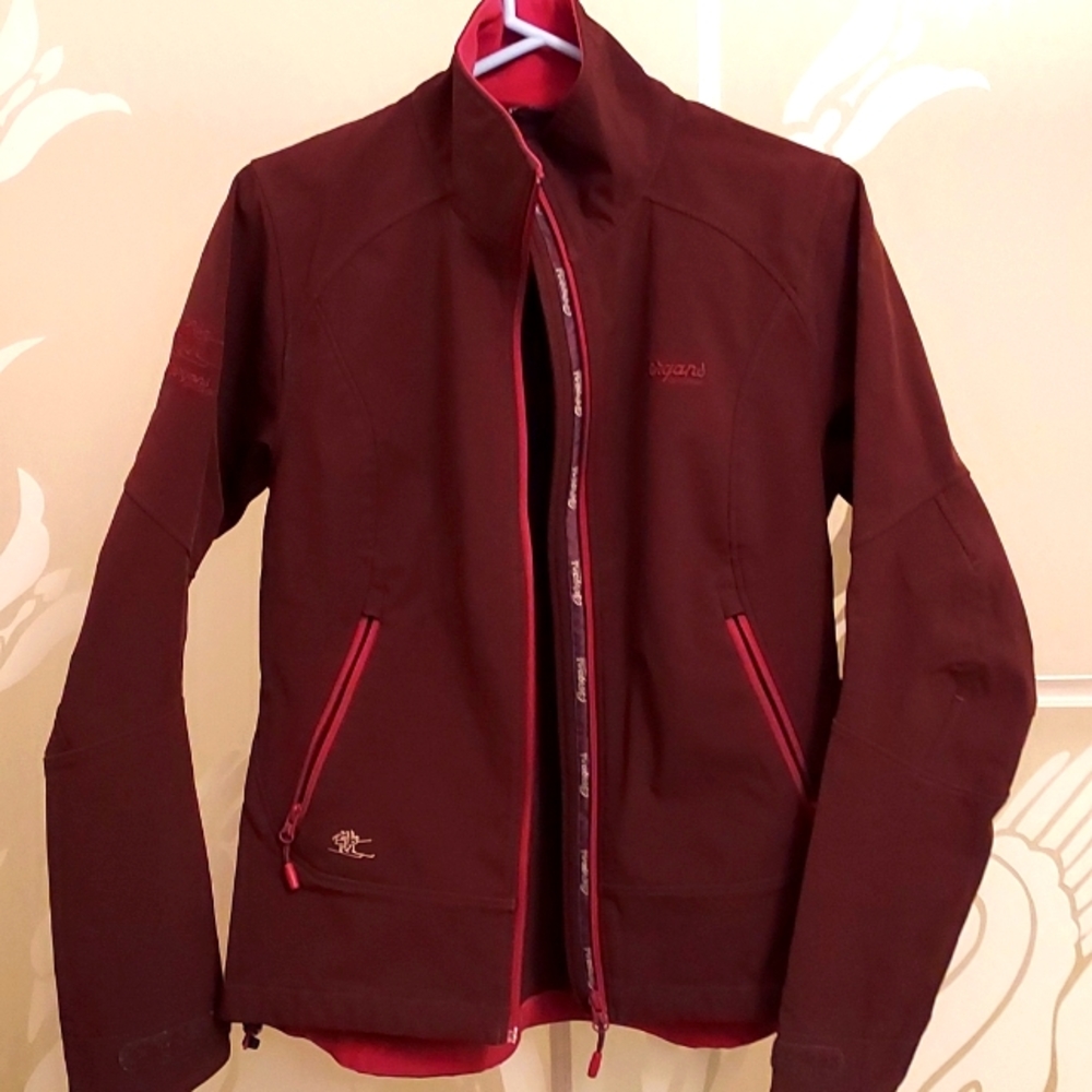 Berqans of Norway snow-skiing jackets
